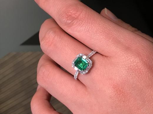 1.07ct刻面祖母绿戒指 商品图2