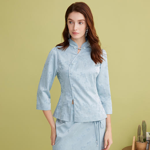 EITIE爱特爱新中式立领盘扣不对称收腰蓝色显瘦上衣2025春季新款A2513501 商品图2