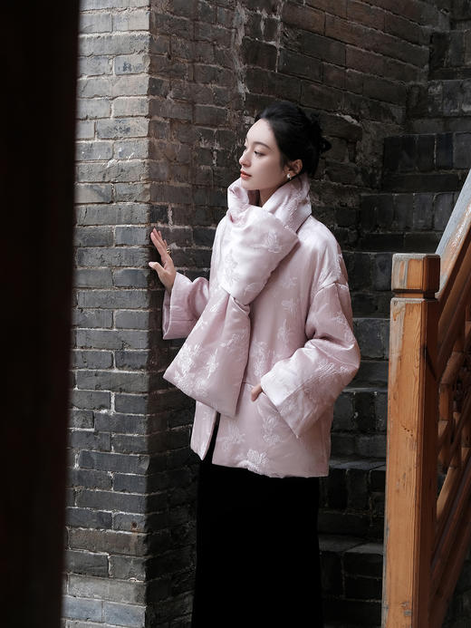 盛唐牡丹|银粉色冠乐绉蝶恋花棉服 (配围巾) 商品图8