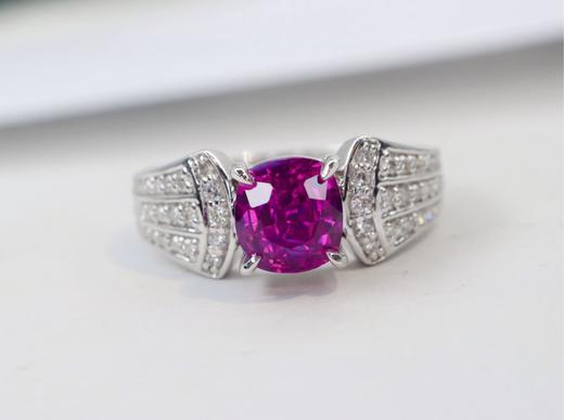 1.5ct刻面紫蓝宝戒指 商品图0