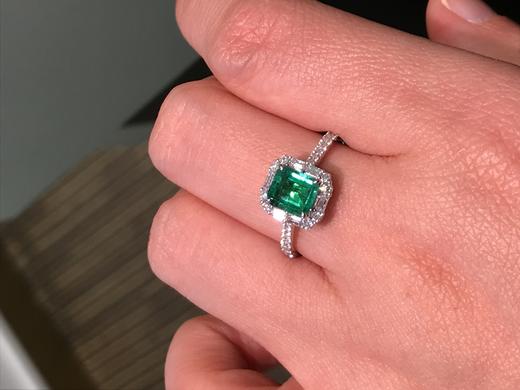 1.07ct刻面祖母绿戒指 商品图3