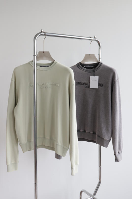 A1exanderw@ng 鸭梨山大w 中性徽标压花字母圆领卫衣 WY883 商品图4