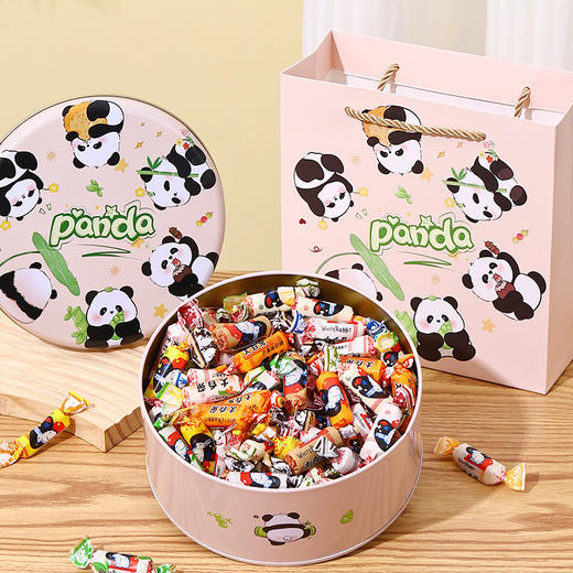 【冠生园大白兔奶糖礼盒装】回忆童年，味蕾再现。香滑浓郁。混合口味，为味蕾带来更多惊喜。是一份口感和心情的甜蜜礼物，送给亲朋好友都相宜；元旦、情人节、生日与新年，每一个重要时刻都不能错过！ 商品图11