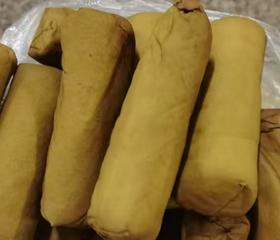 109 素鸡一条（豆制品），约150至210g/条（炒肉，炒木耳都很好吃）