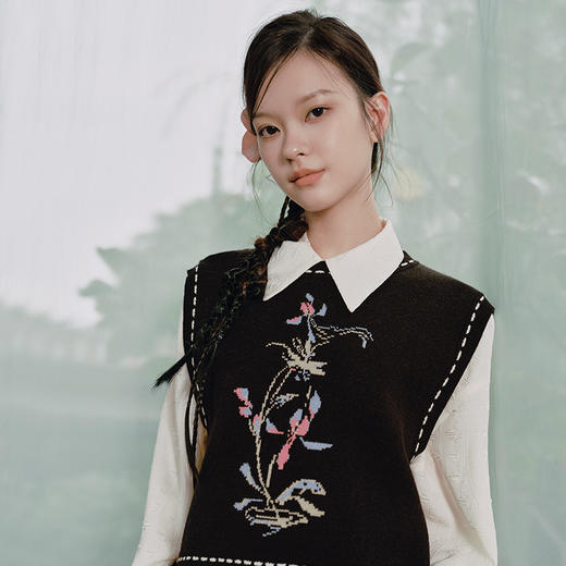 两三事 日暮溪亭 2025春季新款复古花卉图案绑带无袖针织衫女宽松 商品图2