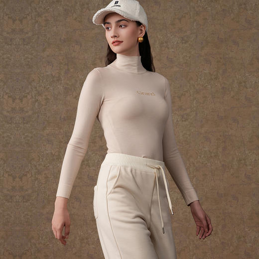 【山羊绒】【两色可选】乔万尼秋冬新品重磅山羊绒保暖亲肤高级感简约字母显瘦羊毛衫ES4M437 商品图4