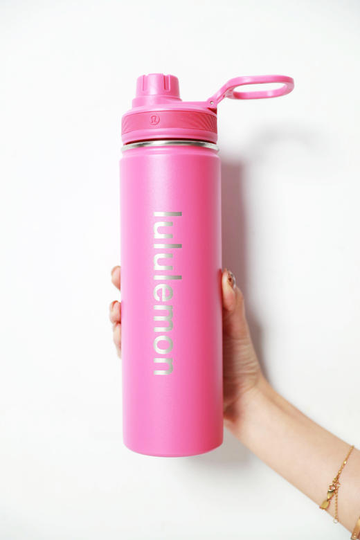 颜值好顶啊，710ml保温杯。原盒包装の双层不锈钢运动水瓶C010986 商品图13