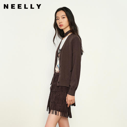 NEELLY纳俪商场同款春季新款舒适休闲针织衫女圆领减龄显白短上衣N25012A01038 商品图0