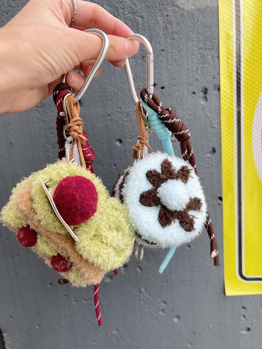 <曾小咸推荐> 樱桃抹茶毛绒挂件 商品图2