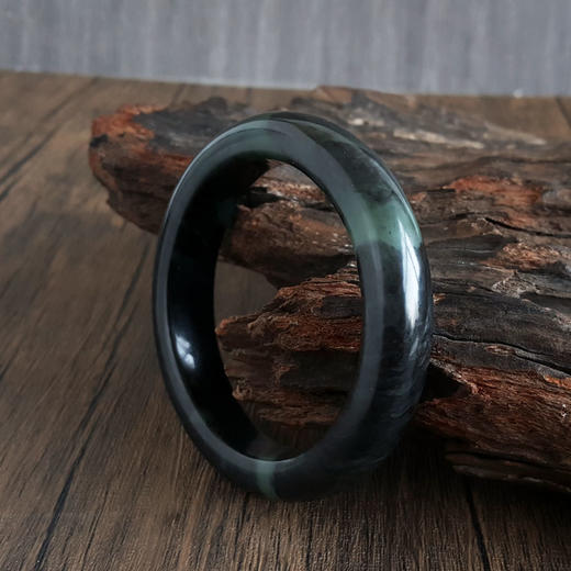 【天然正品】天然无纹裂油润度佳61号青花和田玉手镯031224NJM08 现售价：980(特价) 商品图7