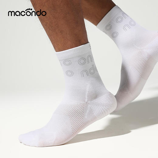25年马孔多男女跑步进阶中筒袜  抑菌  耐磨 无骨缝合不磨脚 脚底脚面透气织法 区分左右脚【99元2双】 商品图3