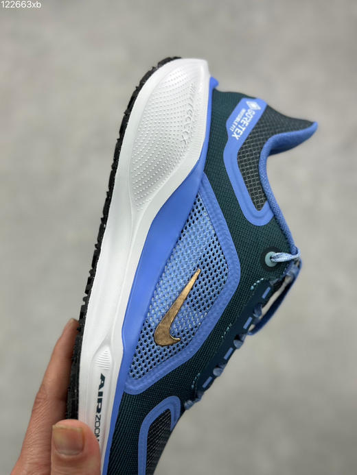 秋冬特惠💰340 NK Air Zoom Pegasus 41 GTX 鞋面采用外层由韧性纱线+内层网眼布的设计 商品图5