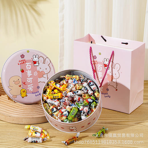 【冠生园大白兔奶糖礼盒装】回忆童年，味蕾再现。香滑浓郁。混合口味，为味蕾带来更多惊喜。是一份口感和心情的甜蜜礼物，送给亲朋好友都相宜；元旦、情人节、生日与新年，每一个重要时刻都不能错过！ 商品图13