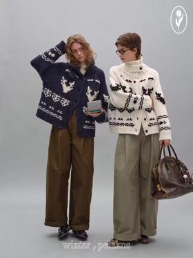 shyshystill/shy202408045/立领翻领两穿粗棒针织小鹿花色毛衣