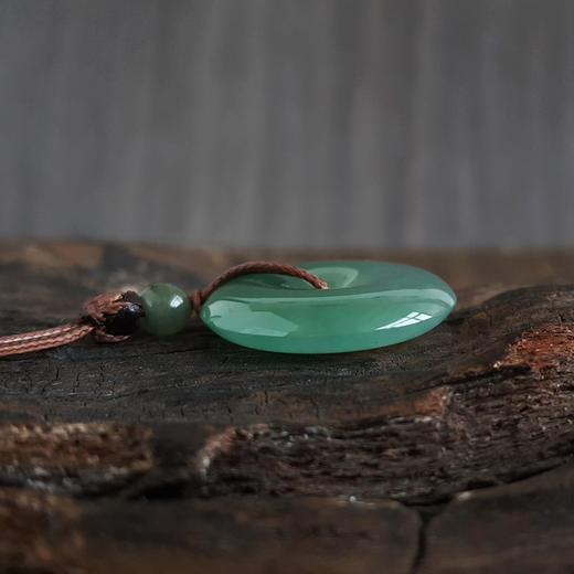 【天然正品】天然冰种绿色平安扣造型翡翠（吉祥、如意）吊坠项链031224NJM23 现售价：3880 商品图6