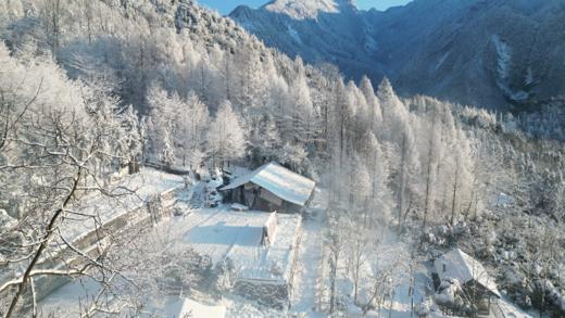 【崇州-129号院】9房温泉私汤院子，可单房预定，山间临溪、看云海日出、夏季避暑、K歌、看萤火虫，冬季赏雪，地暖、温泉、投影仪。QT 商品图8