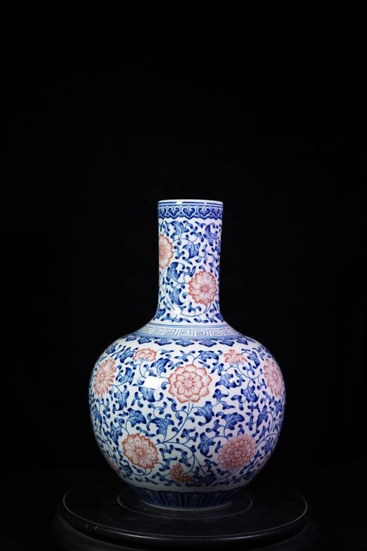 青花釉里红缠枝纹天球瓶 商品图0