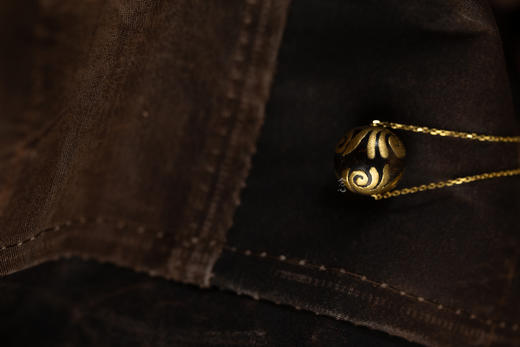 18k沉香圆形堆金项链 商品图2