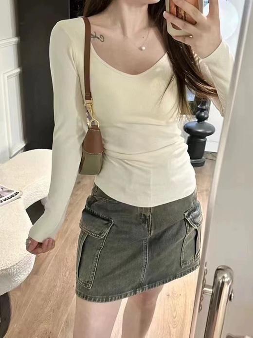 <曾小咸推荐>  V领磨毛打底衫  商品图5