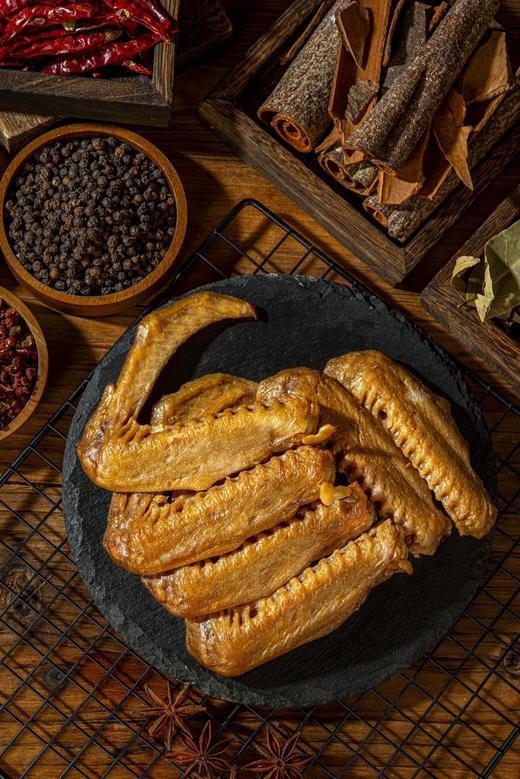 百年古法“米雾蒸熏”【香熏鸭翅】米熏工艺 非遗传承 优选加大号鸭翅 肉质鲜美 低温慢卤 连骨头都入味 繁杂工艺 造就五味俱全😋纯天然香料腌制 无香精添加 商品图6