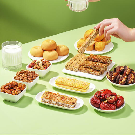 【14种新疆零食】葡萄树新疆零食大礼包 新疆特色零食 香甜浓郁 576g/袋丨零食 商品图1