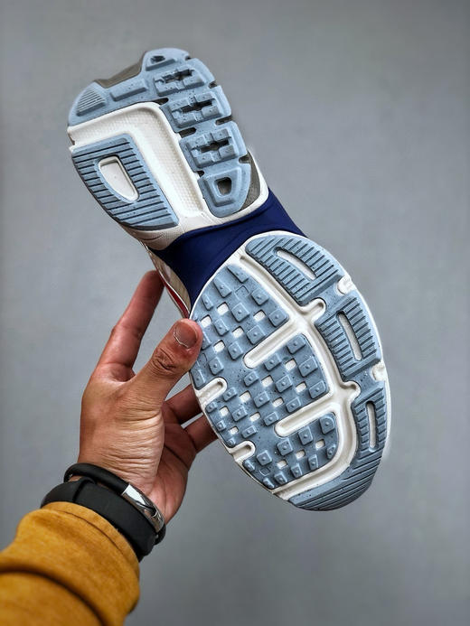 秋冬特惠💰340 Nike V2k Runtekk "Summit White Metallic Silver'' 减震防滑低帮 复古老爹鞋跑步鞋 鞋款被命名为 Runtekk 设计 商品图7