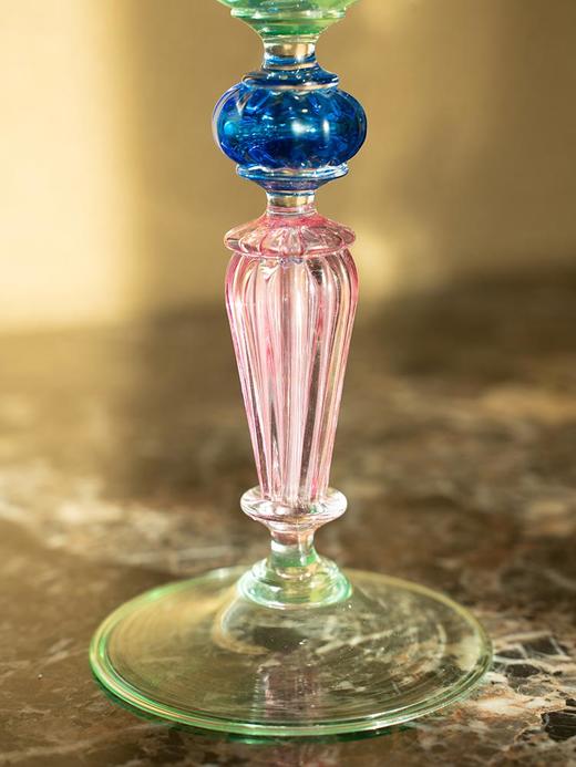 独角鹿西洋古董 20世纪意大利威尼斯穆拉诺水晶工坊出品螺旋纹蓝色及粉色杯柄修饰绿色杯身玻璃高脚杯 商品图2
