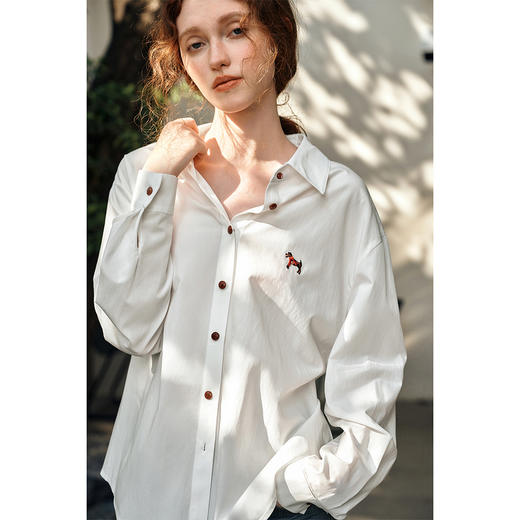 OLrain欧芮儿白色长袖衬衫女春季2025年新款休闲趣味绣花纽扣衬衣 商品图4