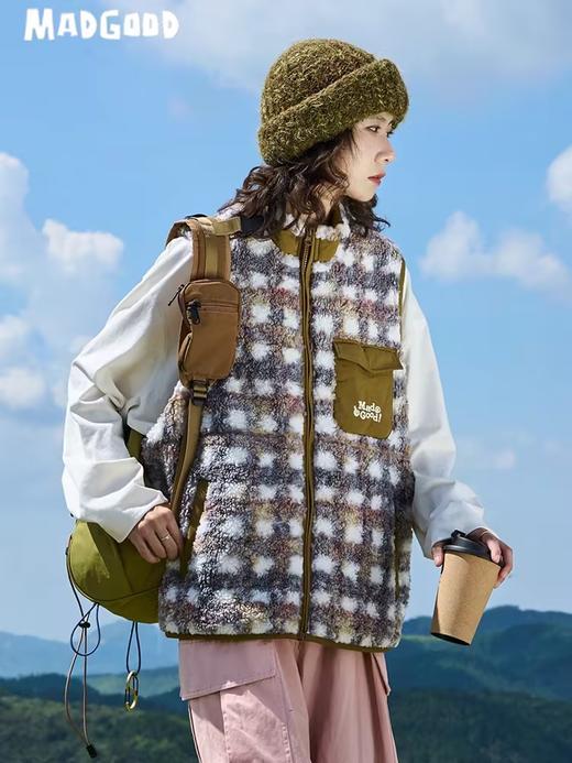 马得工地/MDGDMJ244303/拼接格纹羊羔毛马甲 商品图0