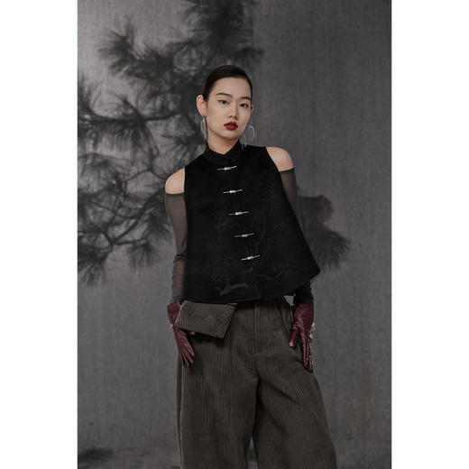 【定制现制作款，下单7-10天发货】新年新衣  凝冬·羊毛对襟马甲  简约时尚气质款 商品图1