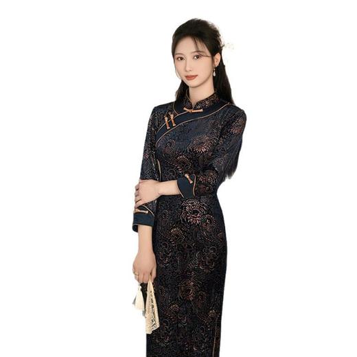 GX2025春夏新款丝绒雕印长款七分袖旗袍 商品图4