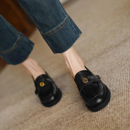 阿么手工女鞋2025新款真皮气质乐福鞋4CM山茶花软底百搭单鞋复古 商品图2