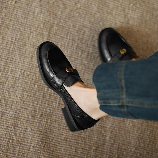 阿么手工女鞋2025新款真皮气质乐福鞋4CM山茶花软底百搭单鞋复古 商品图3