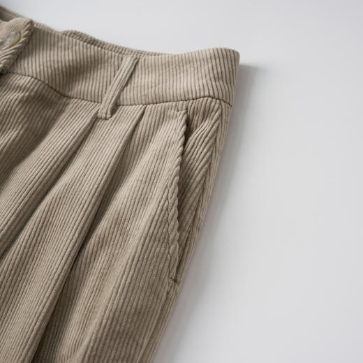 ROMI STUDIO“松弛高知”高比例棉高腰直筒粗坑灯芯绒长裤23AWK1151 商品图3