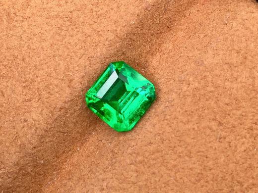 1.8ct刻面祖母绿裸石 商品图3