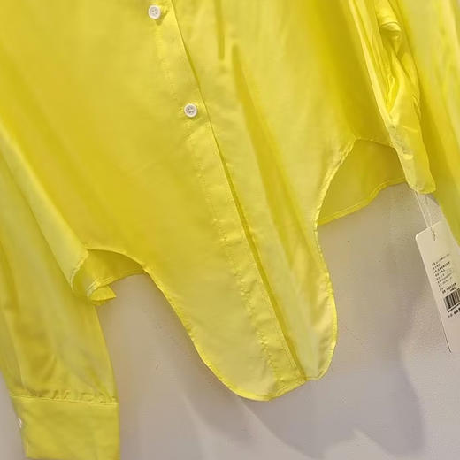 VIVIAN LIU R2443008初秋新款时尚小翻领不规则下摆开衫长袖上衣 商品图3