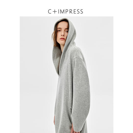 西嘉|绵羊毛精梳棉松弛感连帽V领连衣裙女2025春季新款直筒卫衣裙（LYQ2501025） 商品图1