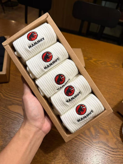 外贸正品猛犸象运动棉袜，一盒五双。均码 商品图6