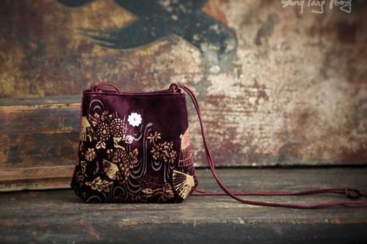 盛唐牡丹| 随意丝绒包-紫红 商品图0