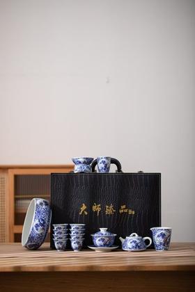 复古风青花缠枝莲开窗描金山水茶套