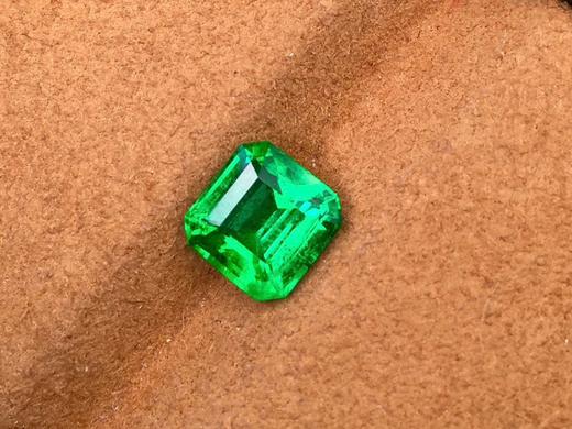 1.8ct刻面祖母绿裸石 商品图2