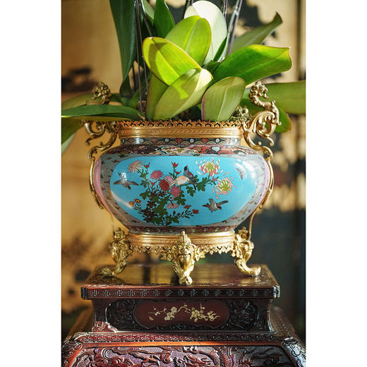 【已售】独角鹿西洋古董 19世纪法国出品东方瑞兽造型铜鎏金精雕镶嵌吉祥花鸟主题铜胎掐丝珐琅花盆套 商品图1