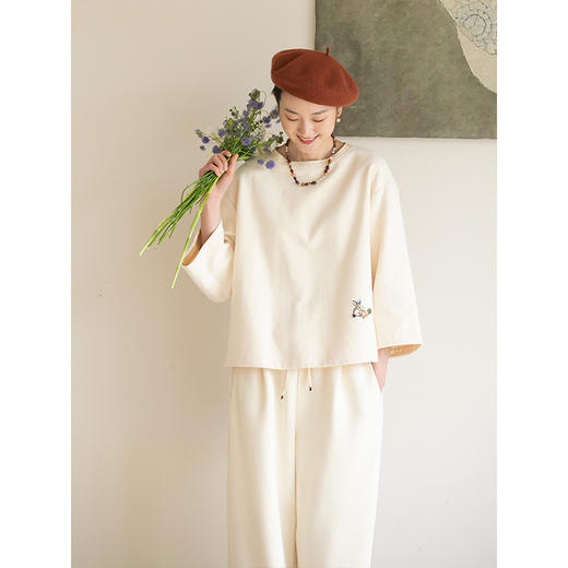 牧衣游原创 小松鼠手工刺绣卫衣纯棉新款圆领宽松长袖上衣 一悟静 商品图2