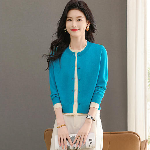 CC-103-A18101春秋季上衣女士2025年新款假两件洋气拼色小个子针织开衫短款外套 商品图2