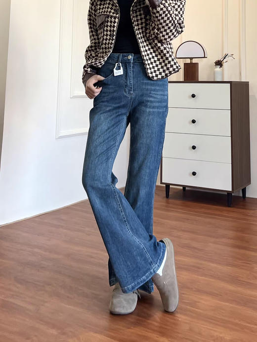 <曾小咸推荐> 复古港风开叉微喇牛仔裤 日常179/件 活动价129.99 /件！【预售款，预计3-15天发货】 商品图1