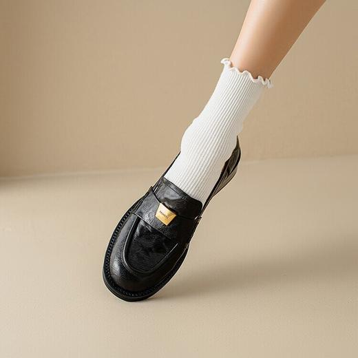 【预售5天】复古粗跟圆头乐福鞋女春秋新款手抓纹羊皮一脚蹬单鞋英伦风小皮鞋NJMK&K836 商品图3