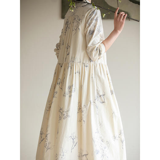 牧衣游原创 印花木棉纤维混纺风衣女新款设计感宽松长外套 雾隐花 商品图3