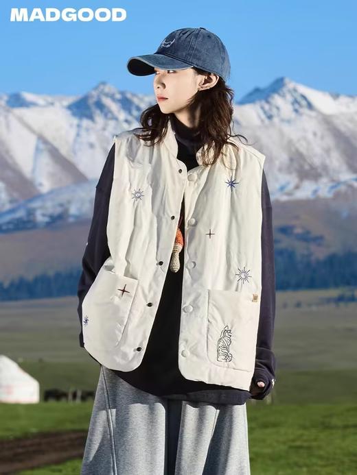 马得工地/MDGDMJ244488/新年小猫绣花马甲 商品图1