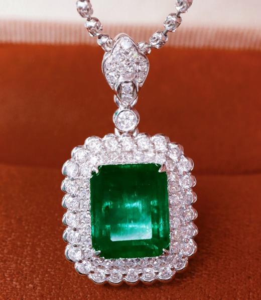 2.8ct刻面祖母绿吊坠 商品图2