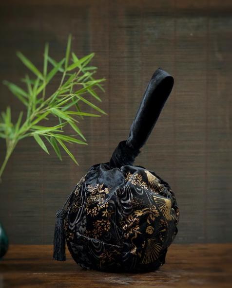 盛唐牡丹| 揽月丝绒包 商品图0